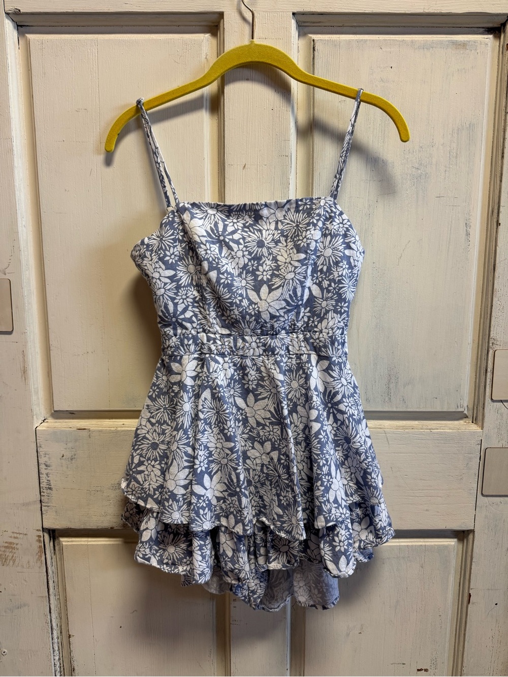 Selfie Leslie White and Blue Floral Romper